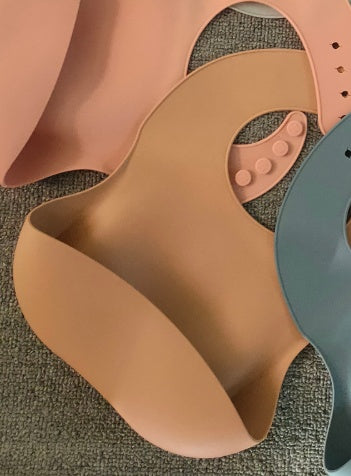 Silikon-Lätzchen mit Auffangtasche 10